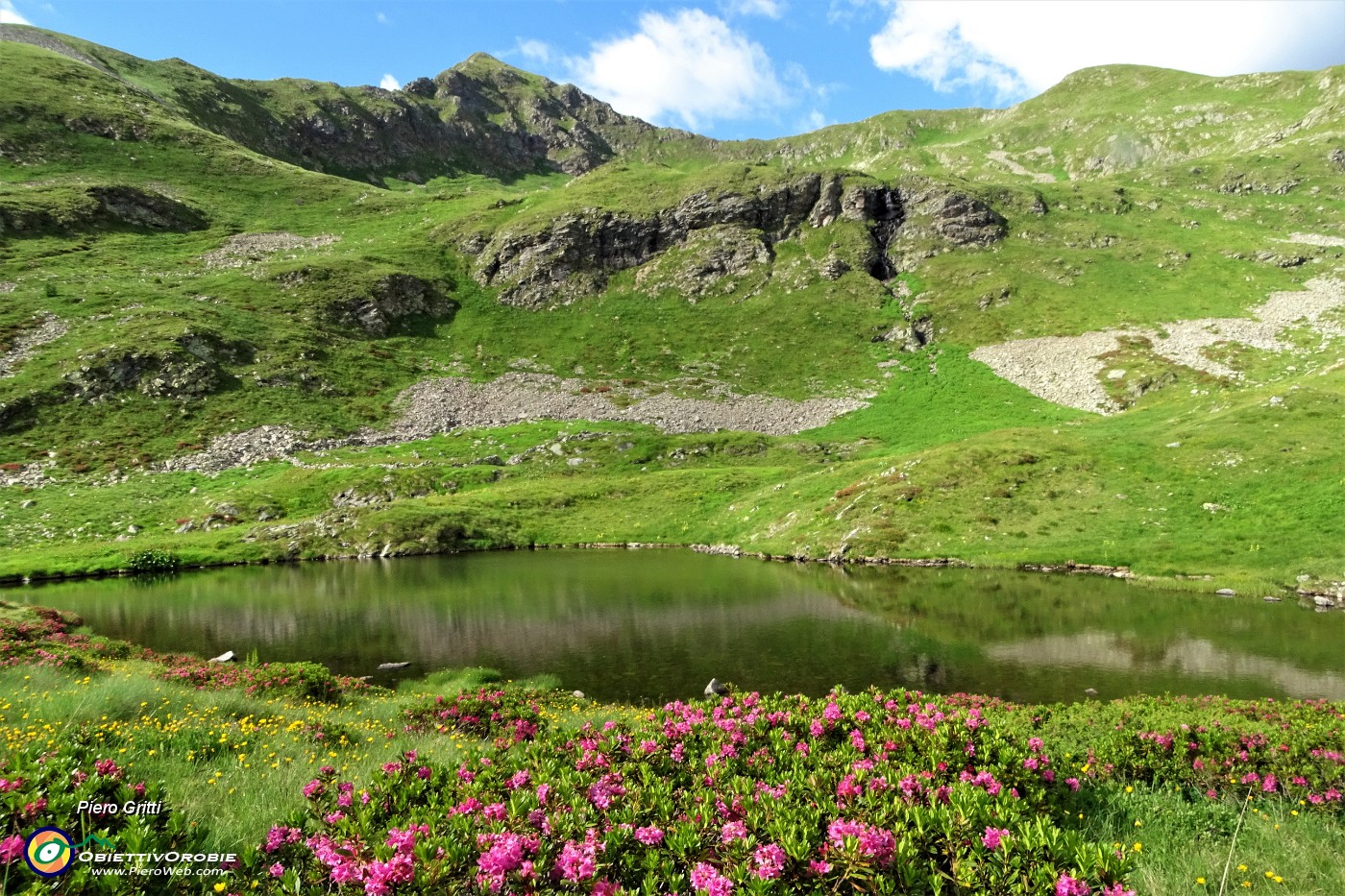 89 Lago delle Foppe basse con Monte Toro in alto.JPG